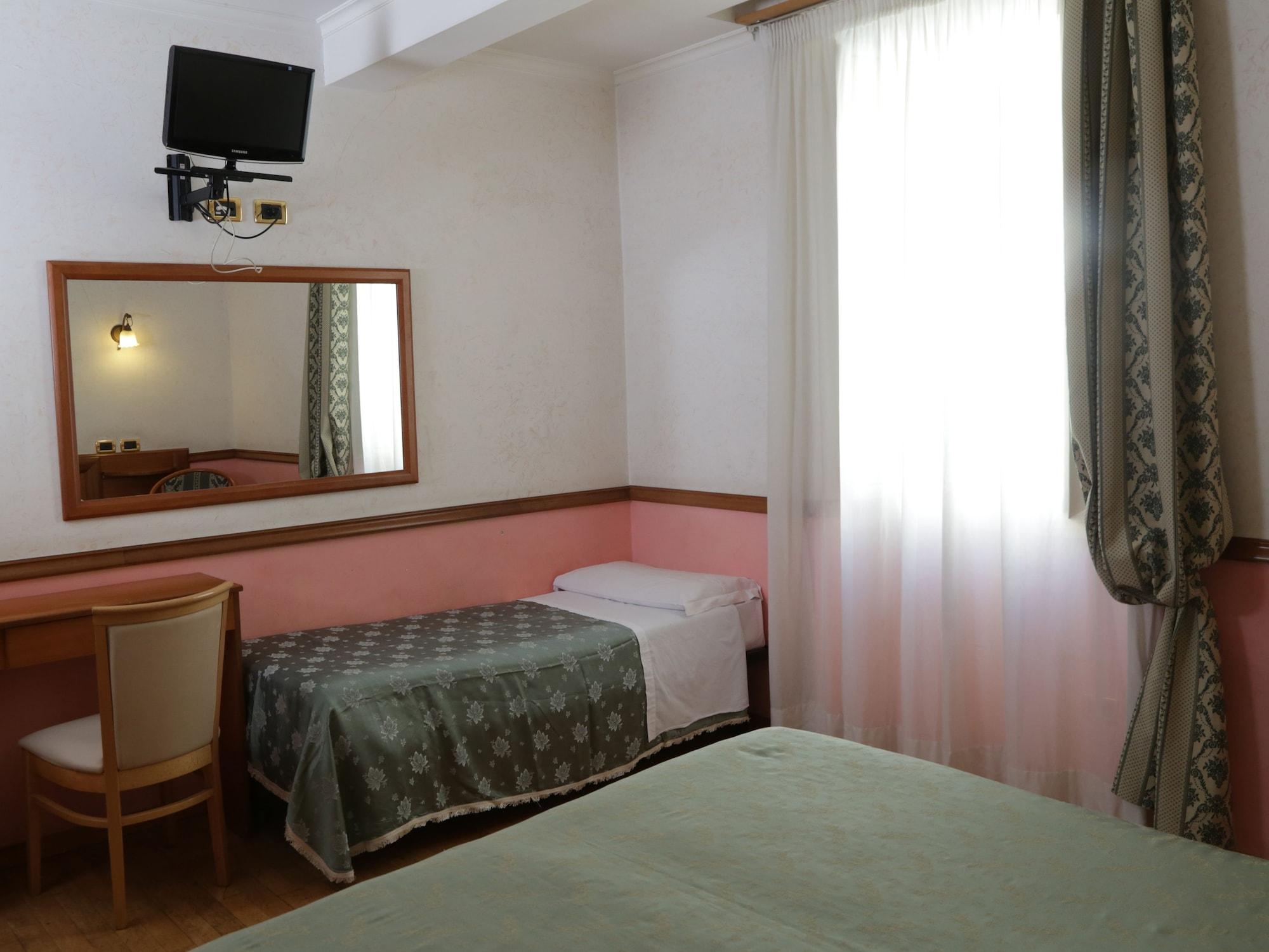 רומא Hotel Santa Prassede מראה חיצוני תמונה