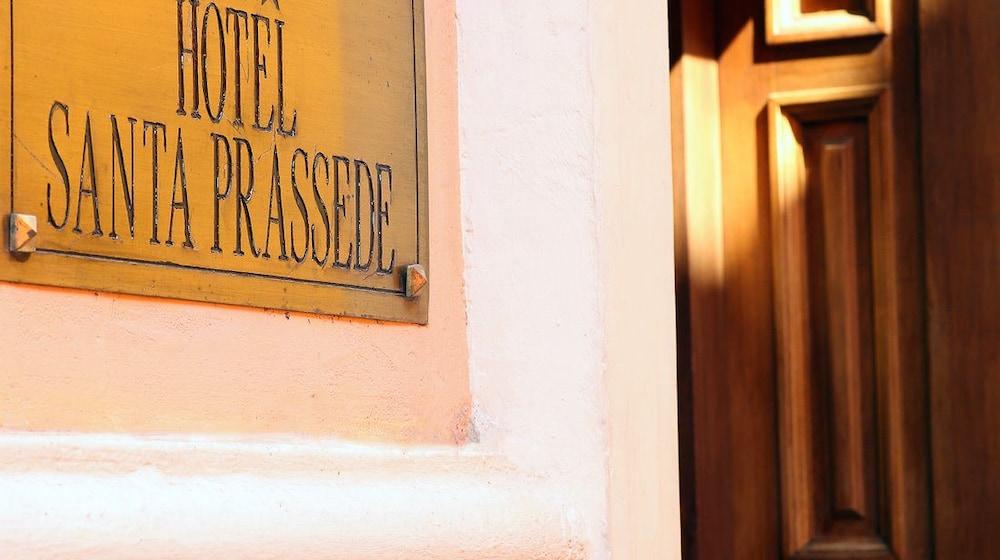 רומא Hotel Santa Prassede מראה חיצוני תמונה