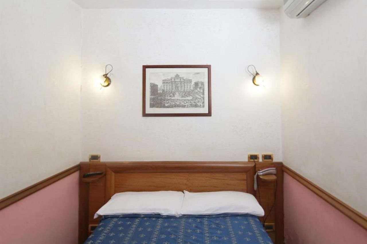 רומא Hotel Santa Prassede מראה חיצוני תמונה