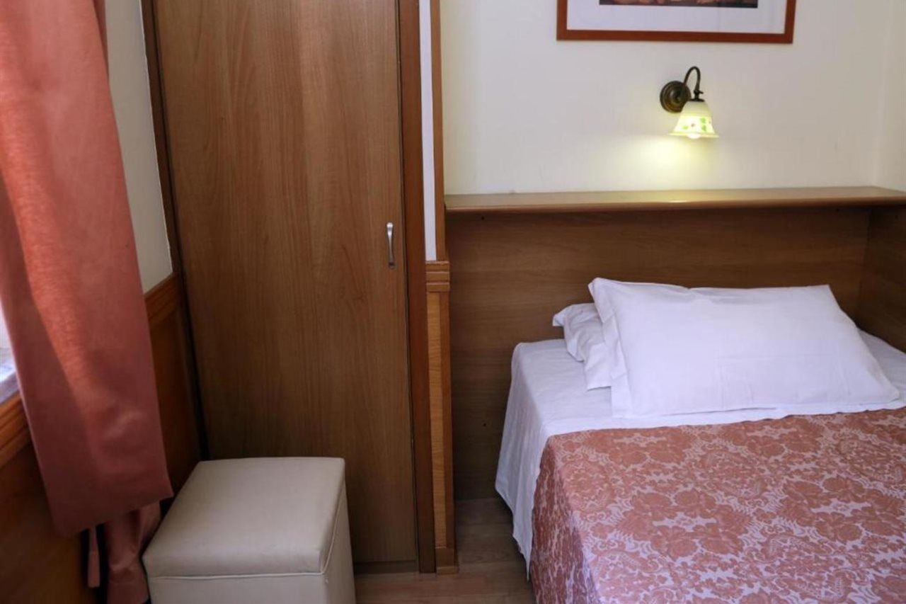 רומא Hotel Santa Prassede מראה חיצוני תמונה